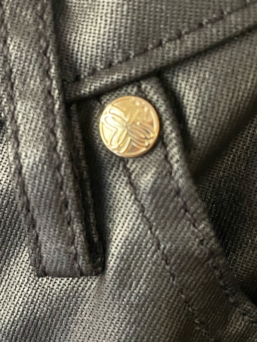 Lilly Pulitzer Black Faux Leather Pants Size 8 Gold Button Skinny - Picture 6 of 8